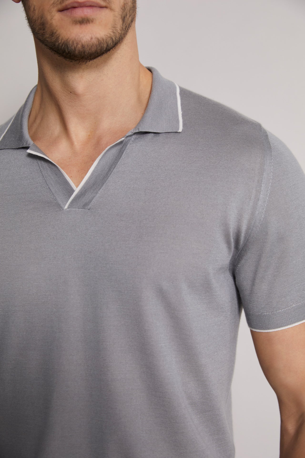men's buttonless polo v-neck in light grey - collar detail