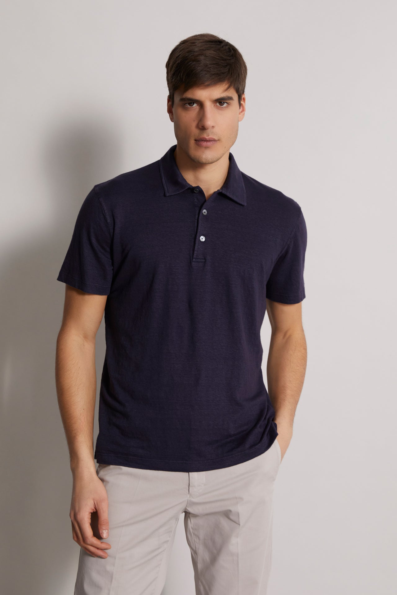 linen polo t-shirt in dark blue - front view