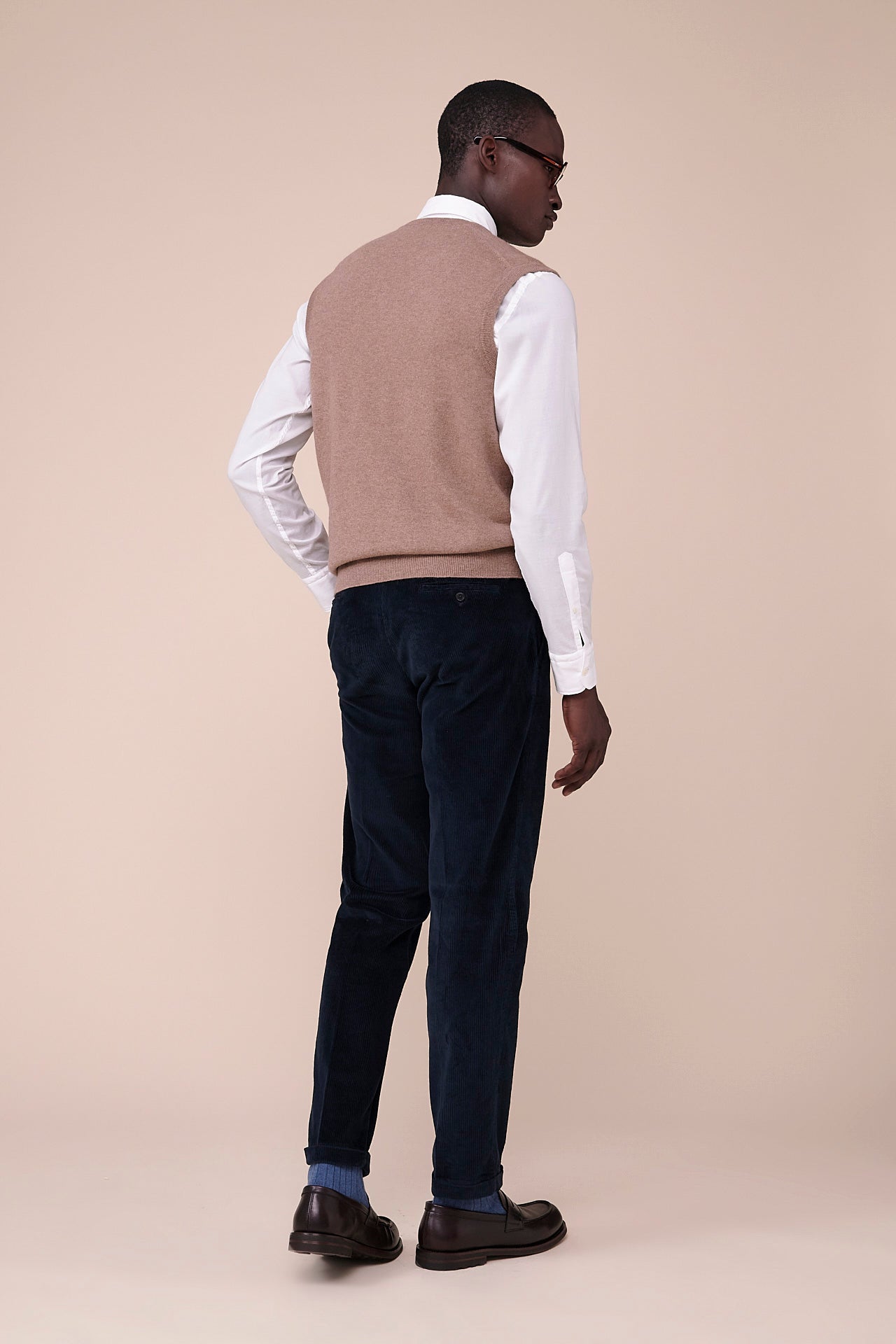 Sleeveless Cashmere V-neck in iconic colors - CORDA