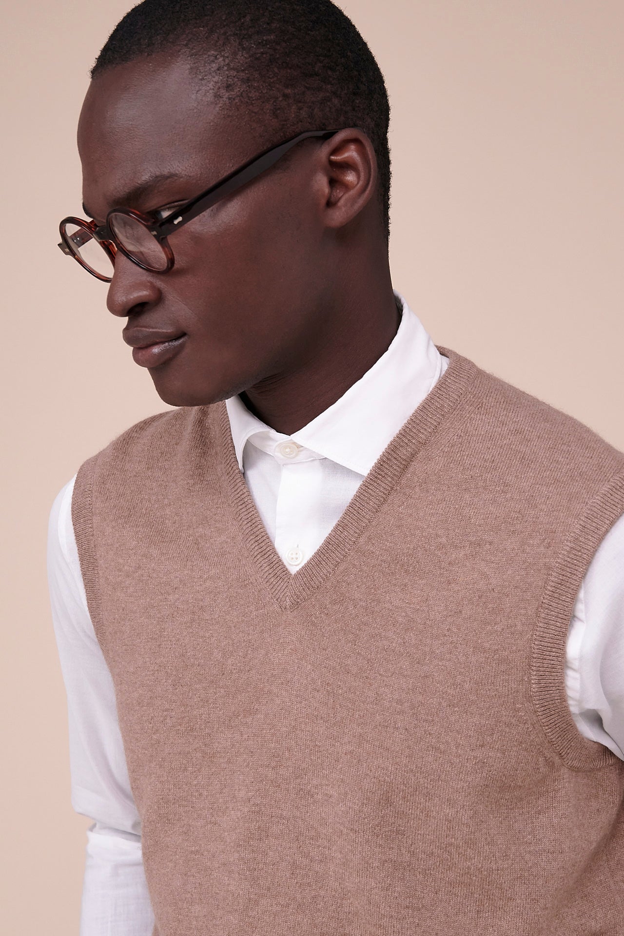 Sleeveless Cashmere V-neck in iconic colors - CORDA