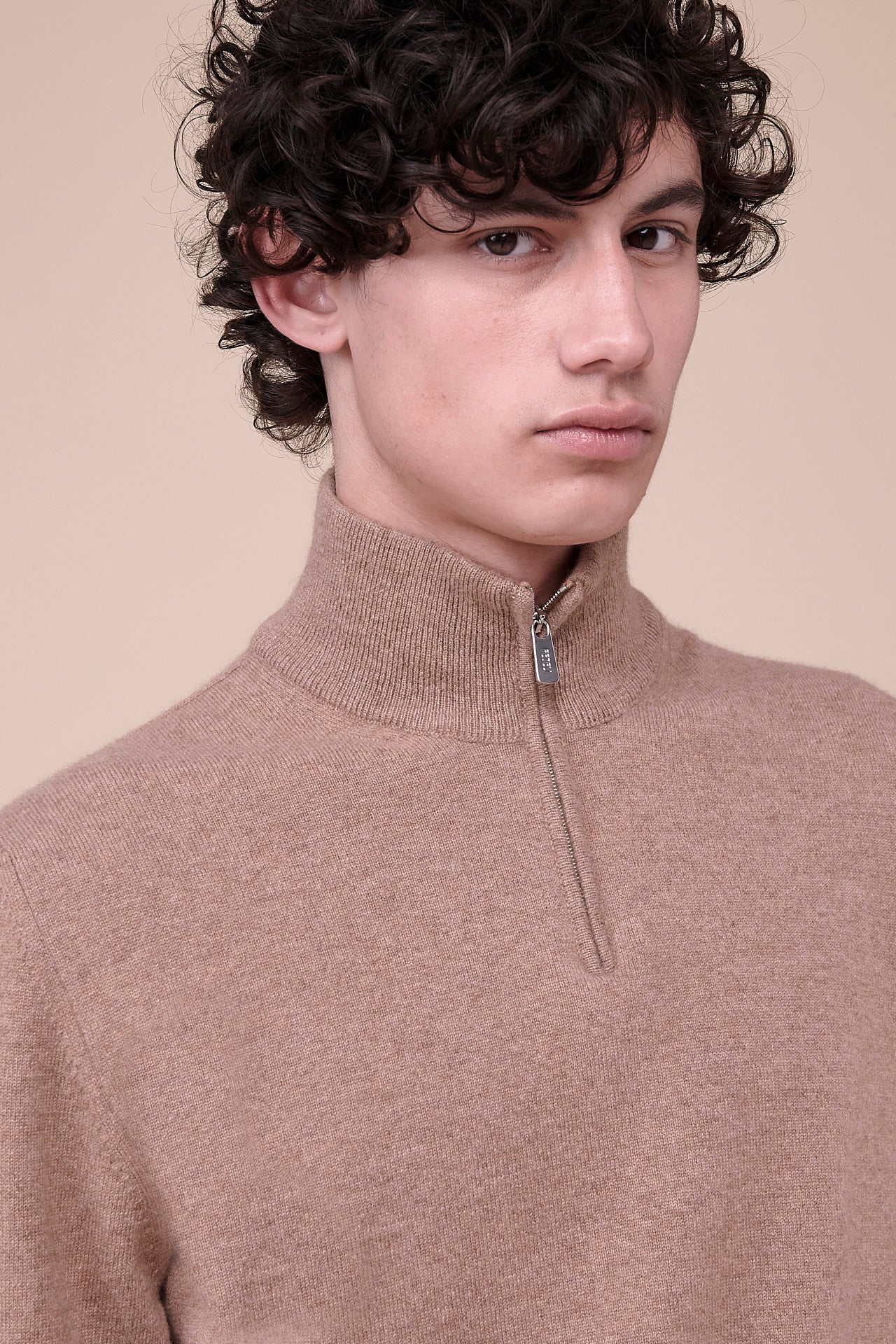 Favonio Slim Cashmere Long Sleeve Sweater in iconic colors - CORDA