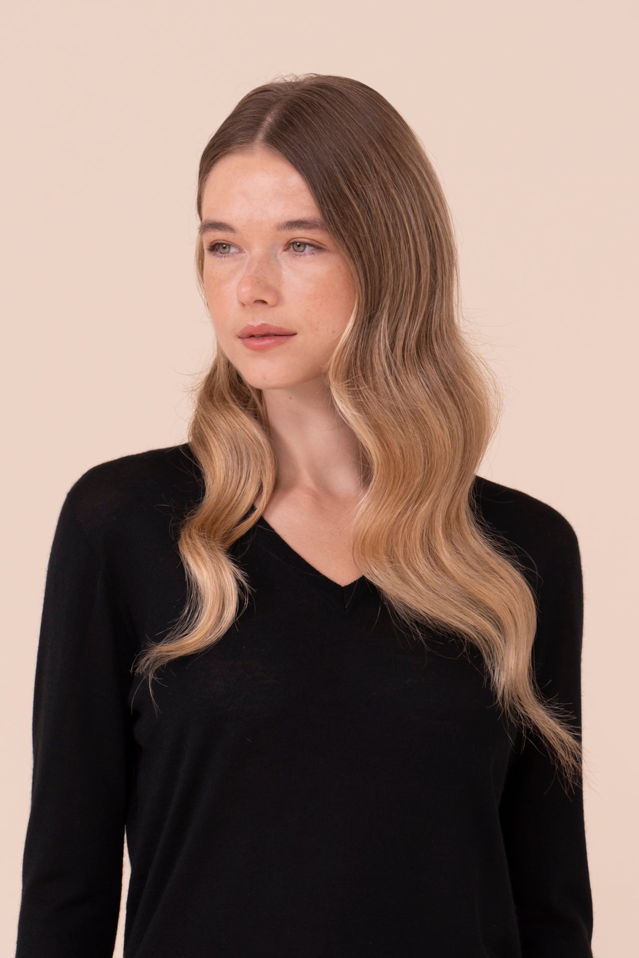 Pull Pearly in cashmere e seta con scollo a V - BLACK