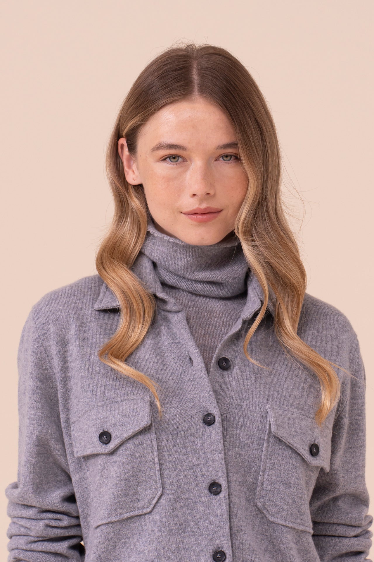 Corviglia overshirt in cashmere con bottoni - GRAY