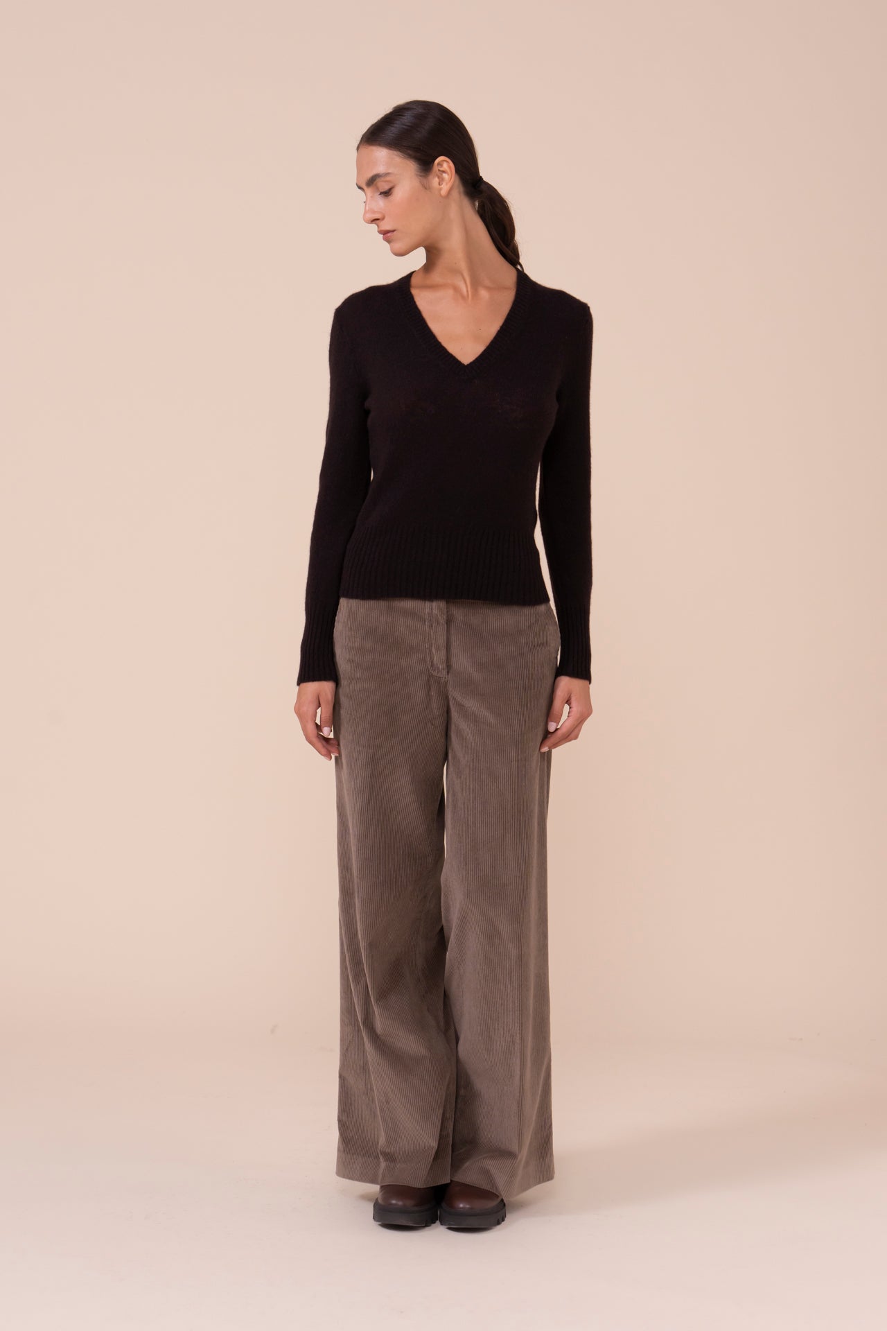 Ardesia Second Skin maglia scollo a V in cashmere - DARKCHOCOLATE