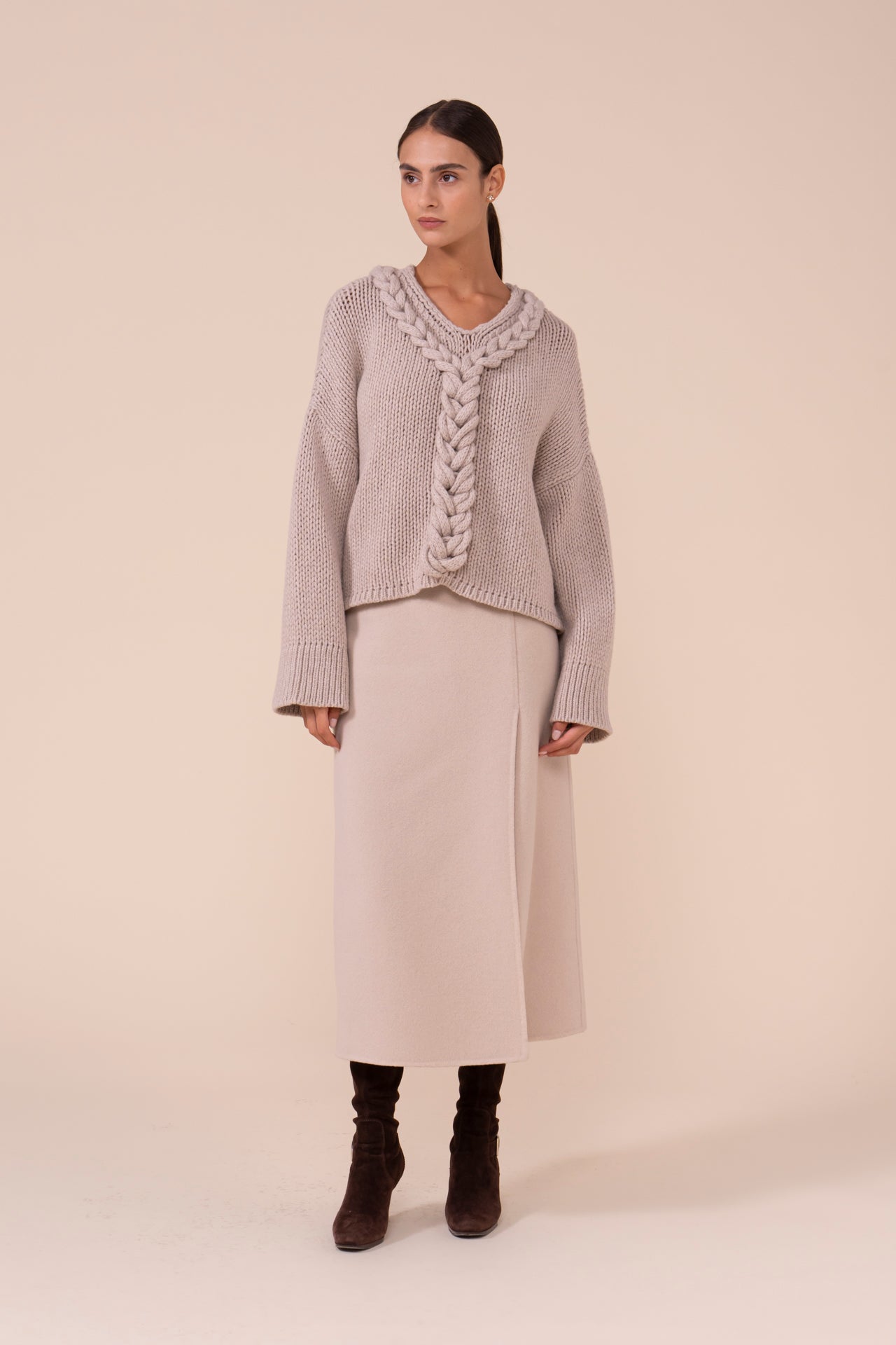 Adria Biggie maglia in lana e cashmere fatta a mano con scollo a V - DESERT
