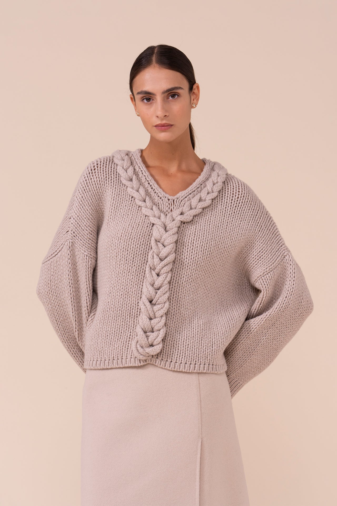 Adria Biggie maglia in lana e cashmere fatta a mano con scollo a V - DESERT