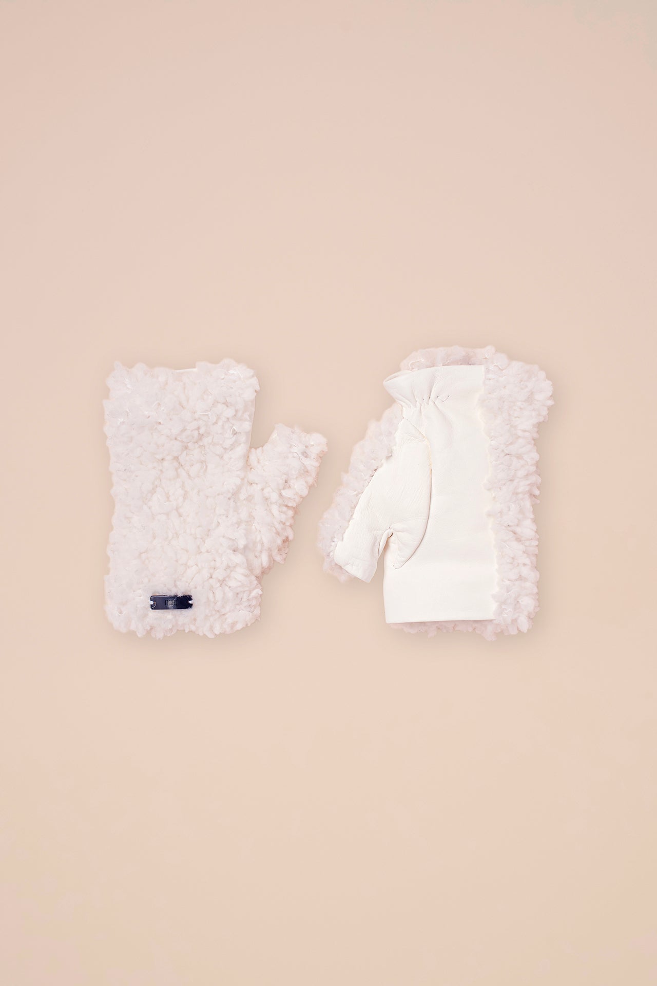 Minette Hairy Merino Wool Fingerless Gloves - ICE
