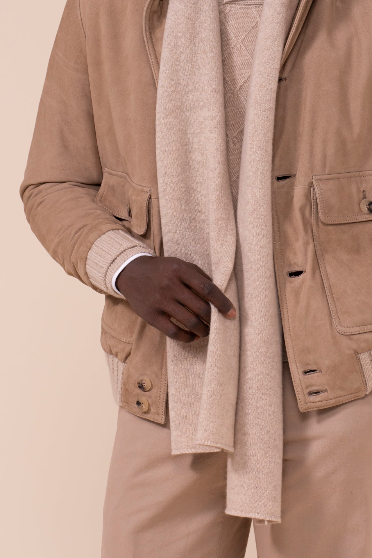 Close Cashmere Scarf - ALMOND