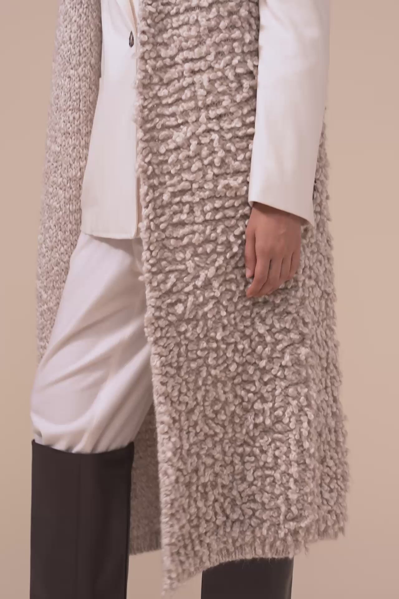 Corallo Mammut gilet oversize in lana e alpaca - CREAM