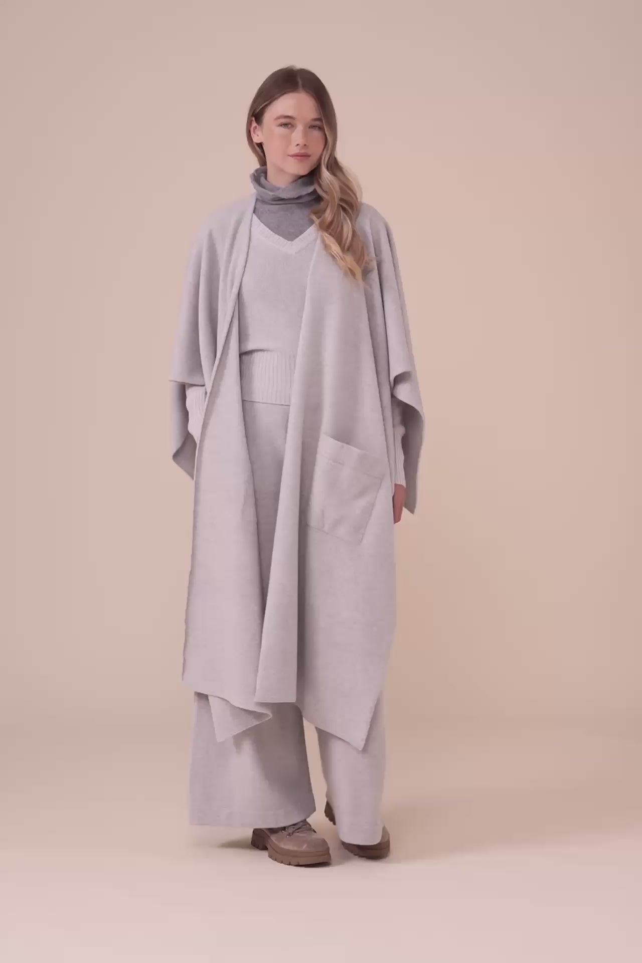 Molassa maxi mantella in lana Merino Geelong - LIGHTGRAY