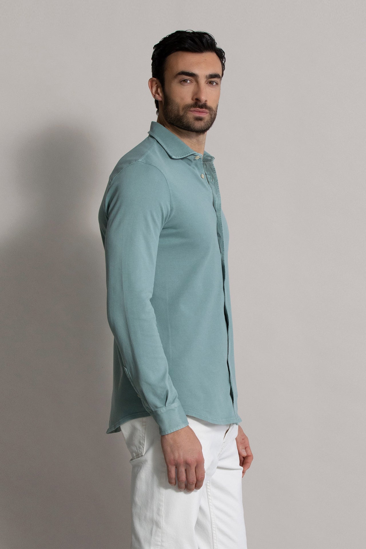 Men's designer shirt in organic cotton: sea green - side view