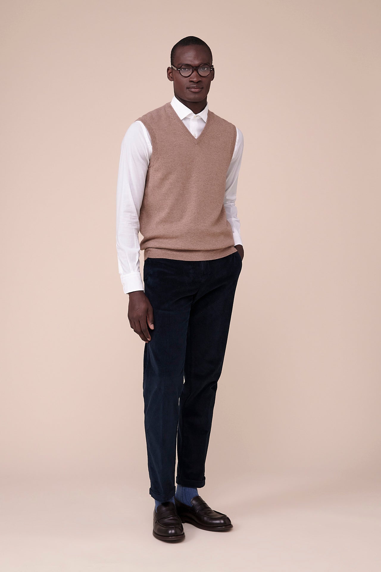 Sleeveless Cashmere V-neck in iconic colors - CORDA