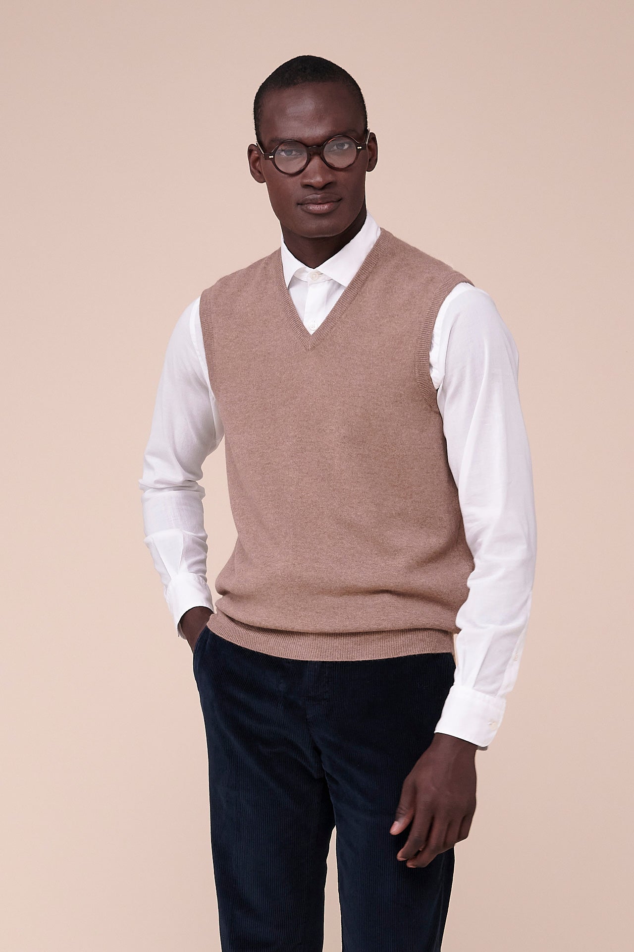 Sleeveless Cashmere V-neck in iconic colors - CORDA