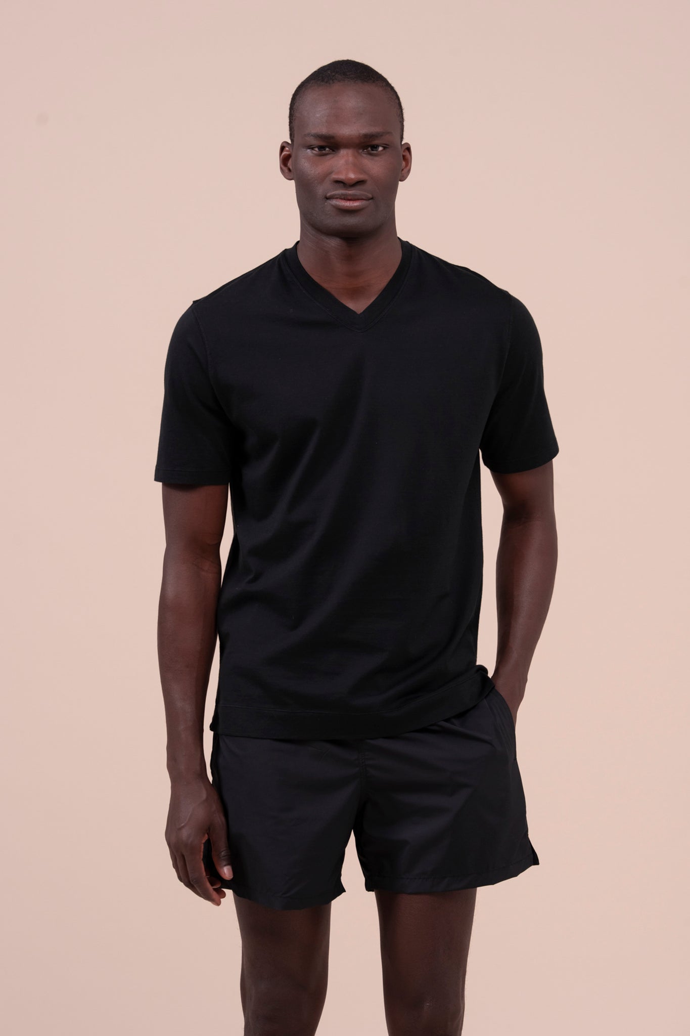 T-shirt con scollo a V in cotone biologico Nizza nei colori iconici - NERO