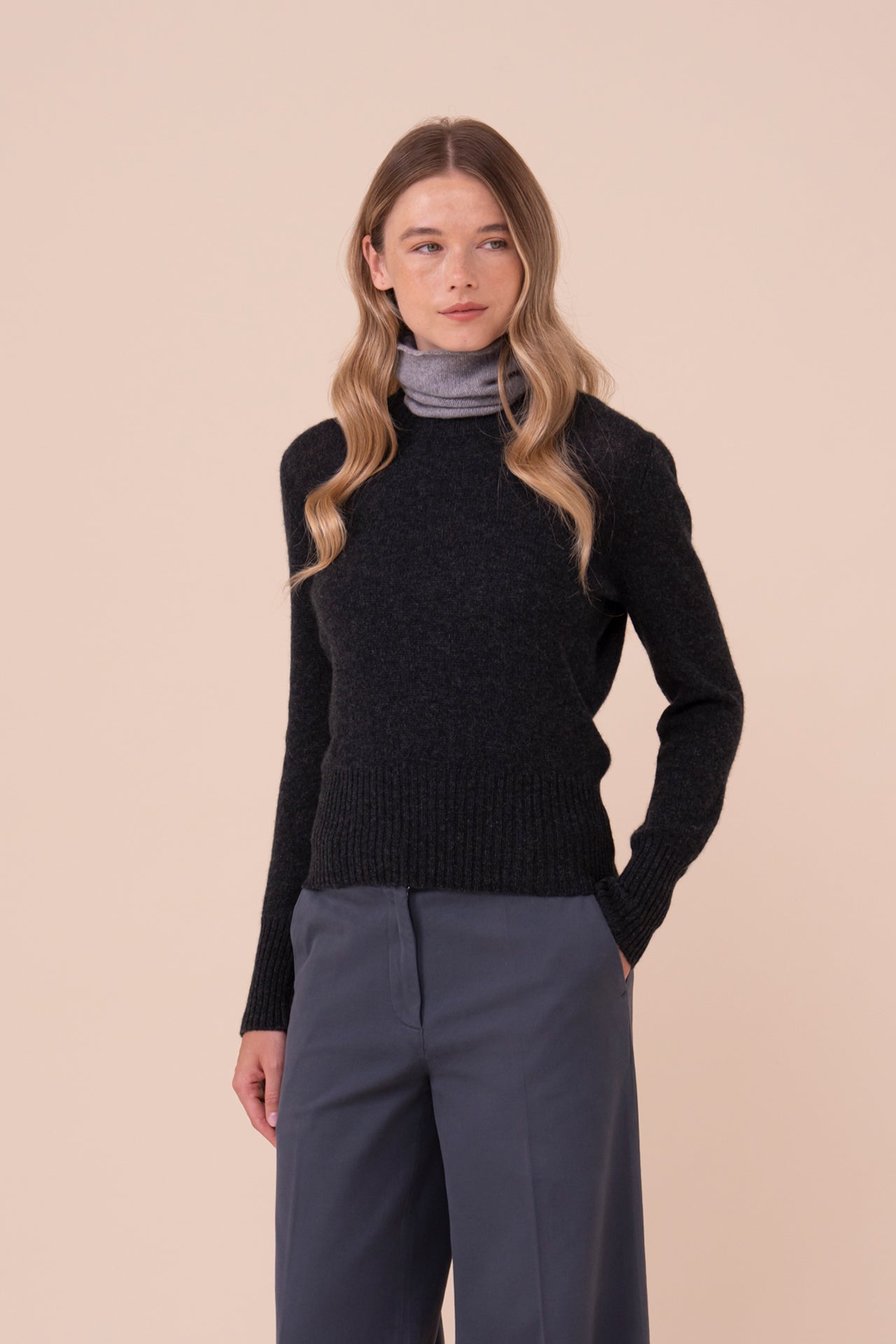 Claude Cashmere Second Skin Crewneck - ANTHRACITEMELANGE
