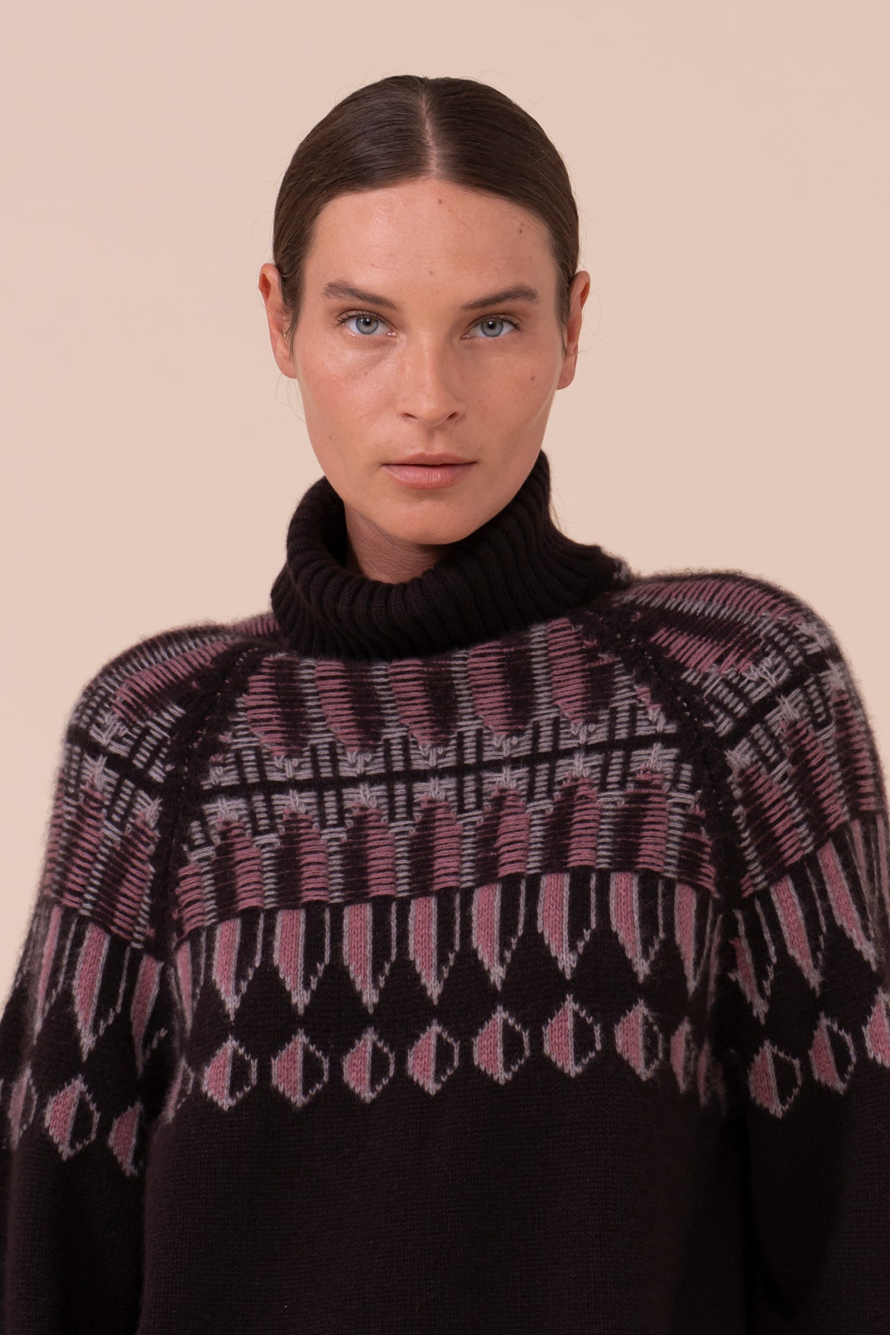 Allume Cashmere Jacquard Turtleneck - DARKCHOCOLATE