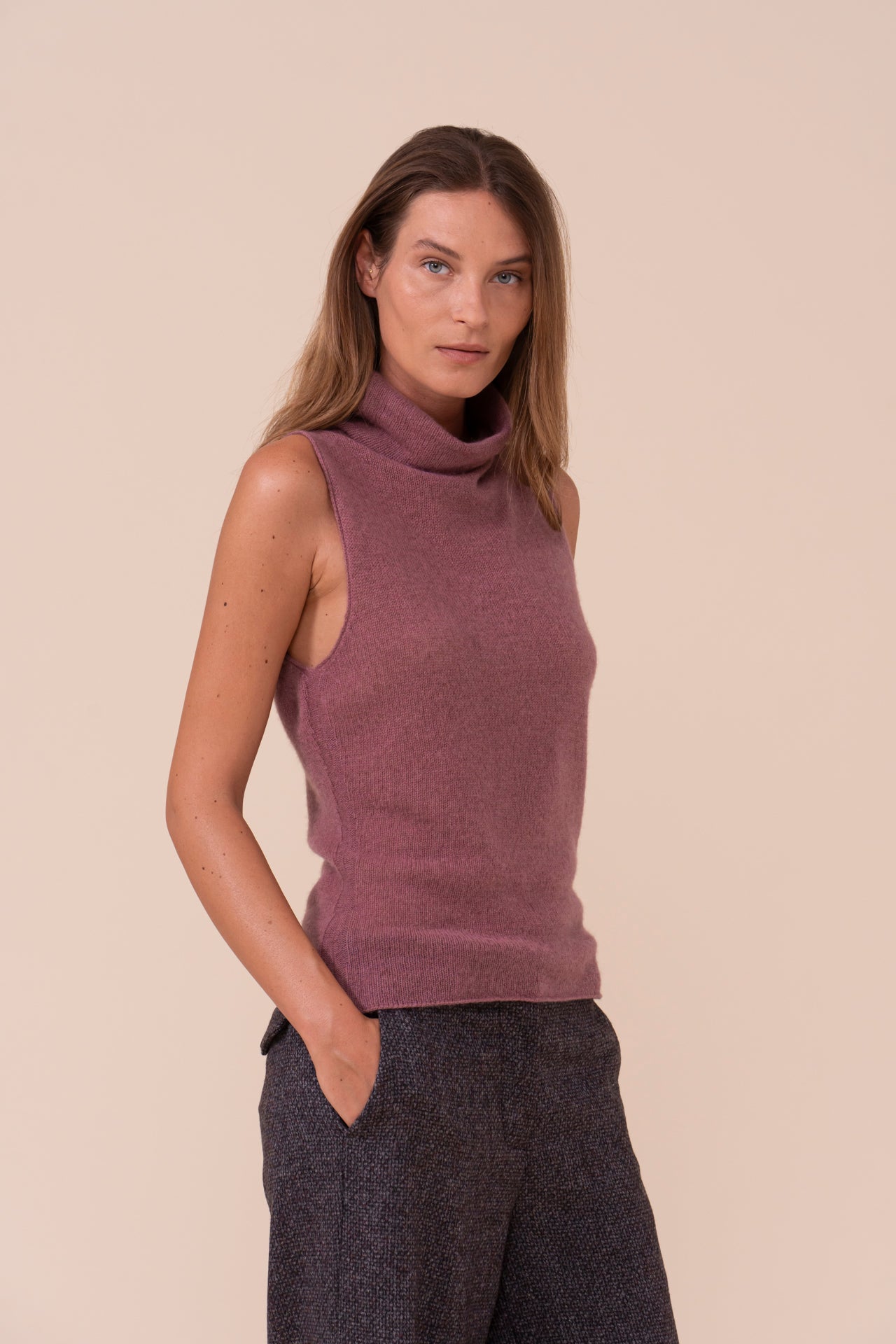 Meteora Cashmere Second Skin Sleveless Top - RASPBERRYMELANGE