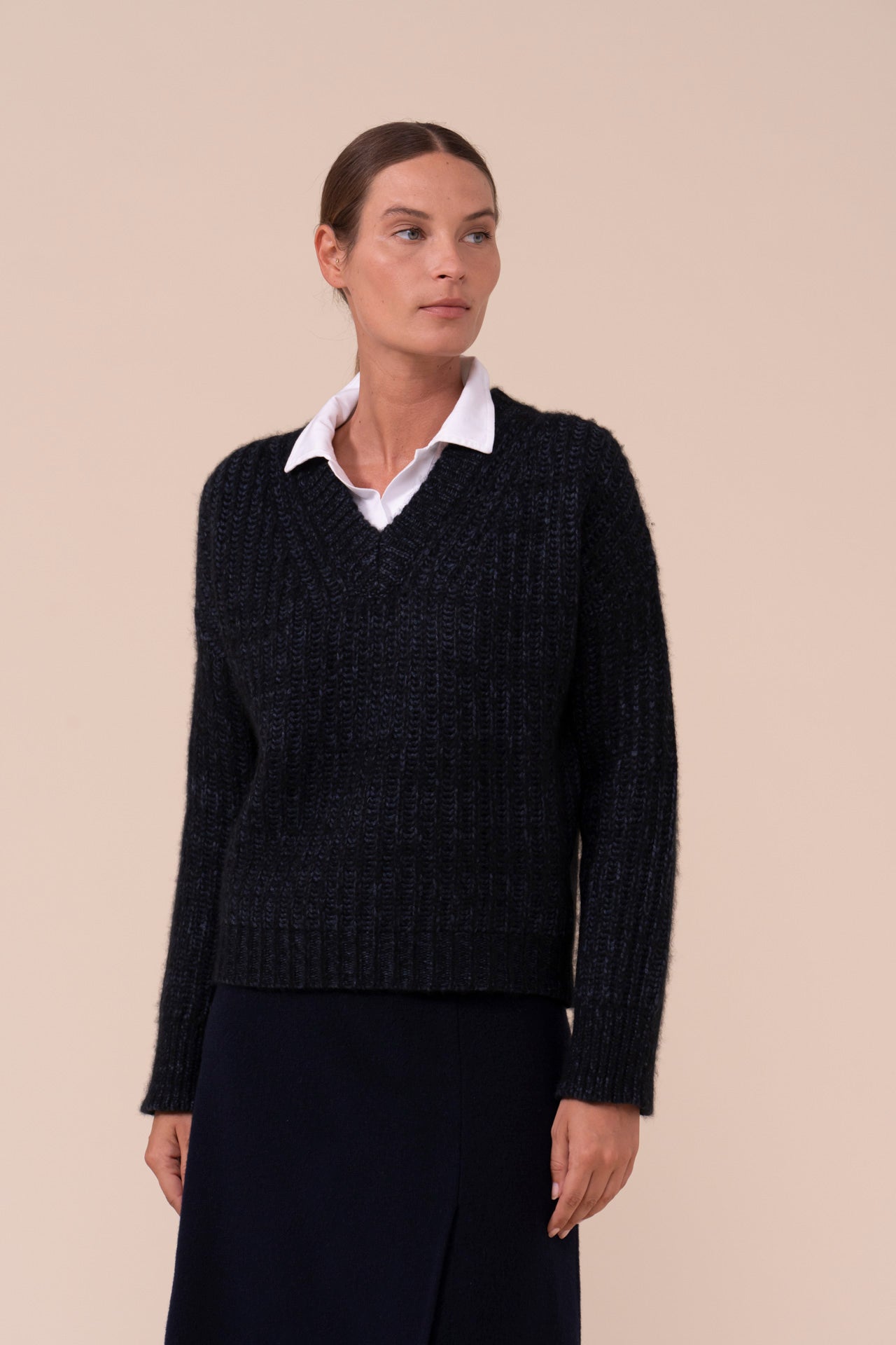 Diorite Plume Chine maglia con scollo a V in cashmere e seta - STORM