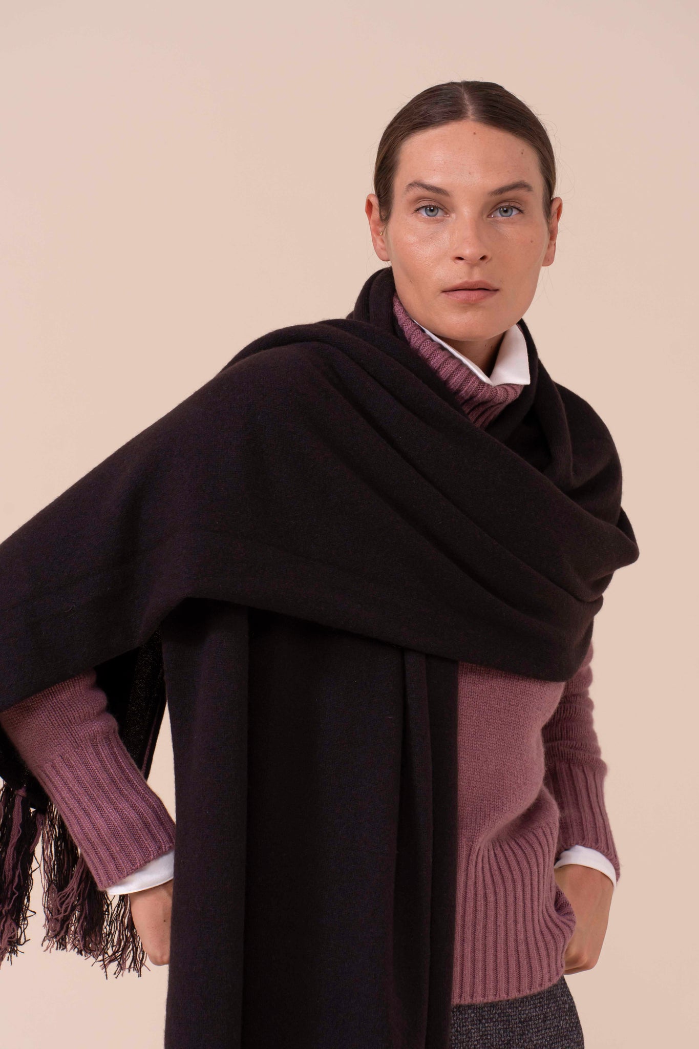Open maxi sciarpa in cashmere con frange - DARKCHOCOLATE