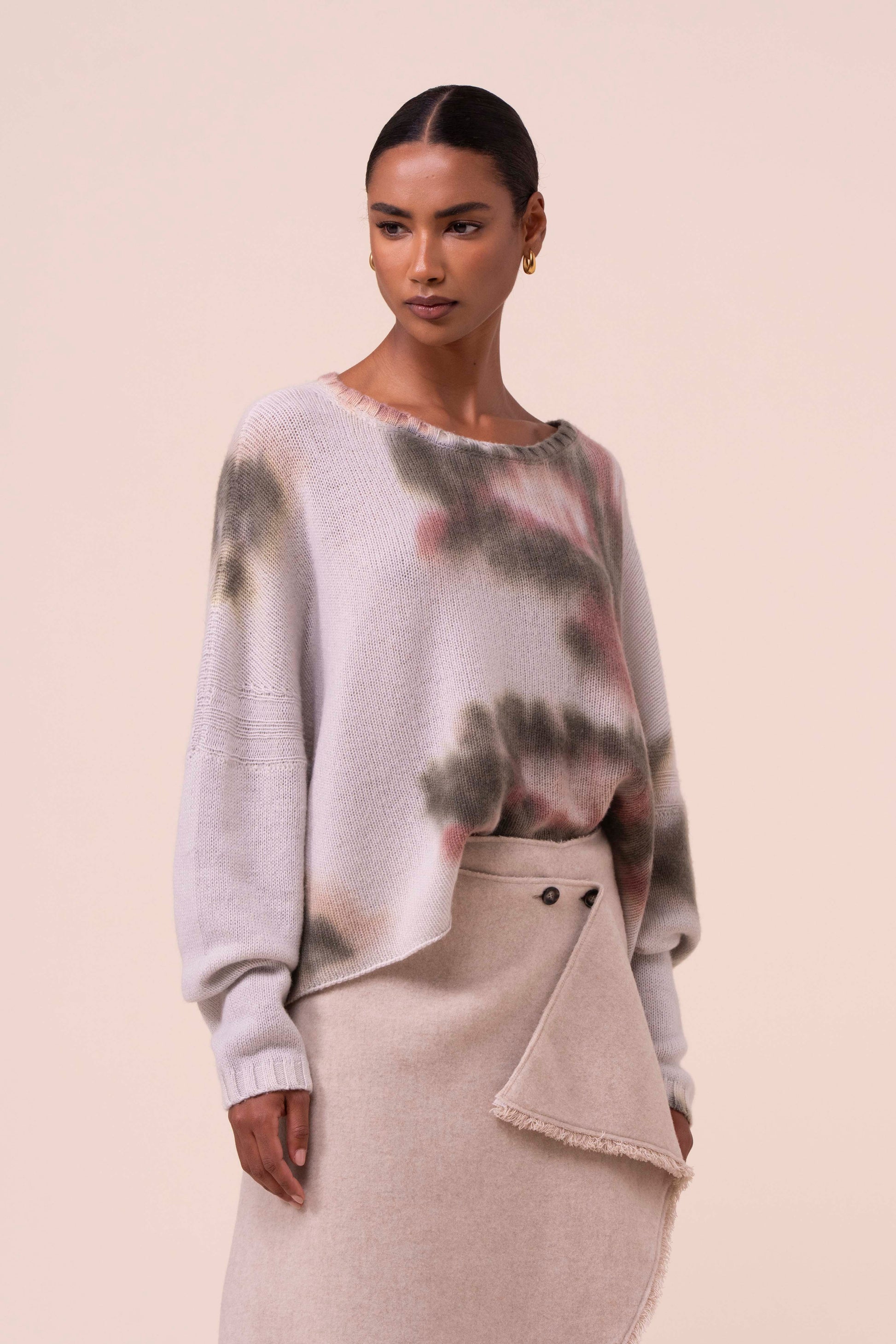 Romi Cashmere Feather Crewneck - Handpainted - OLIVEGREENMELANGE