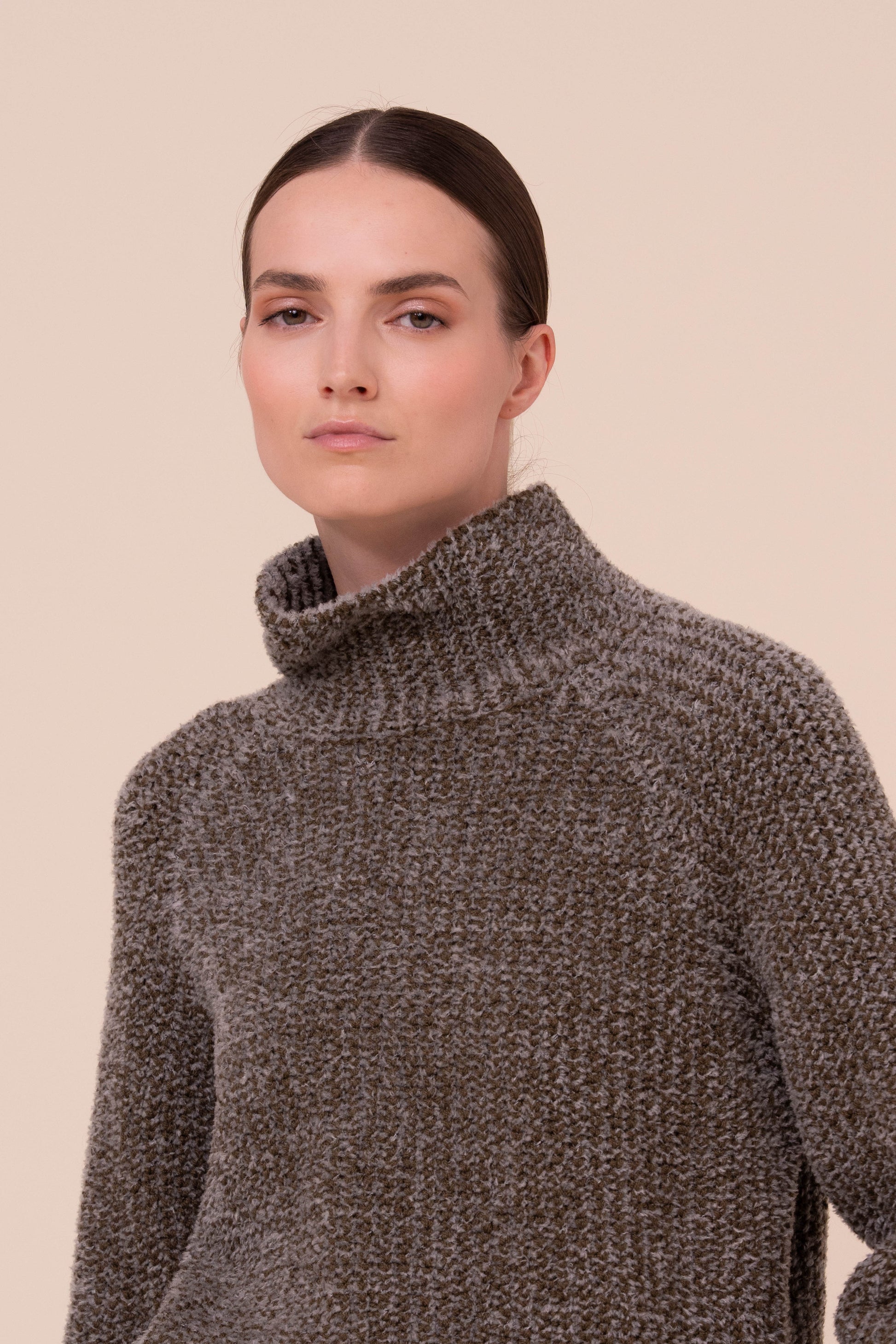 Bruna dolcevita Lushwool in lana - DARKOLIVEGREEN