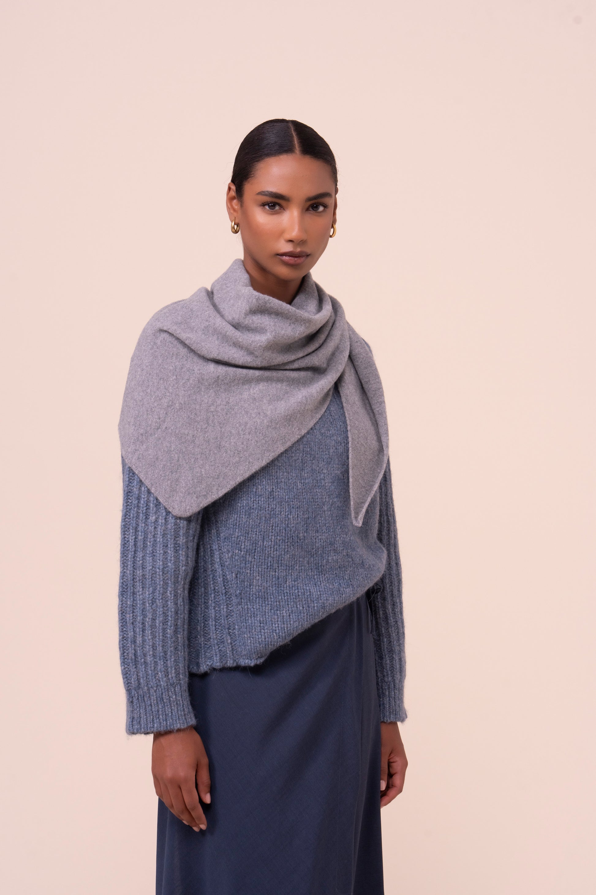 Melita sciarpa triangolare in lana Geelong  - GRAY