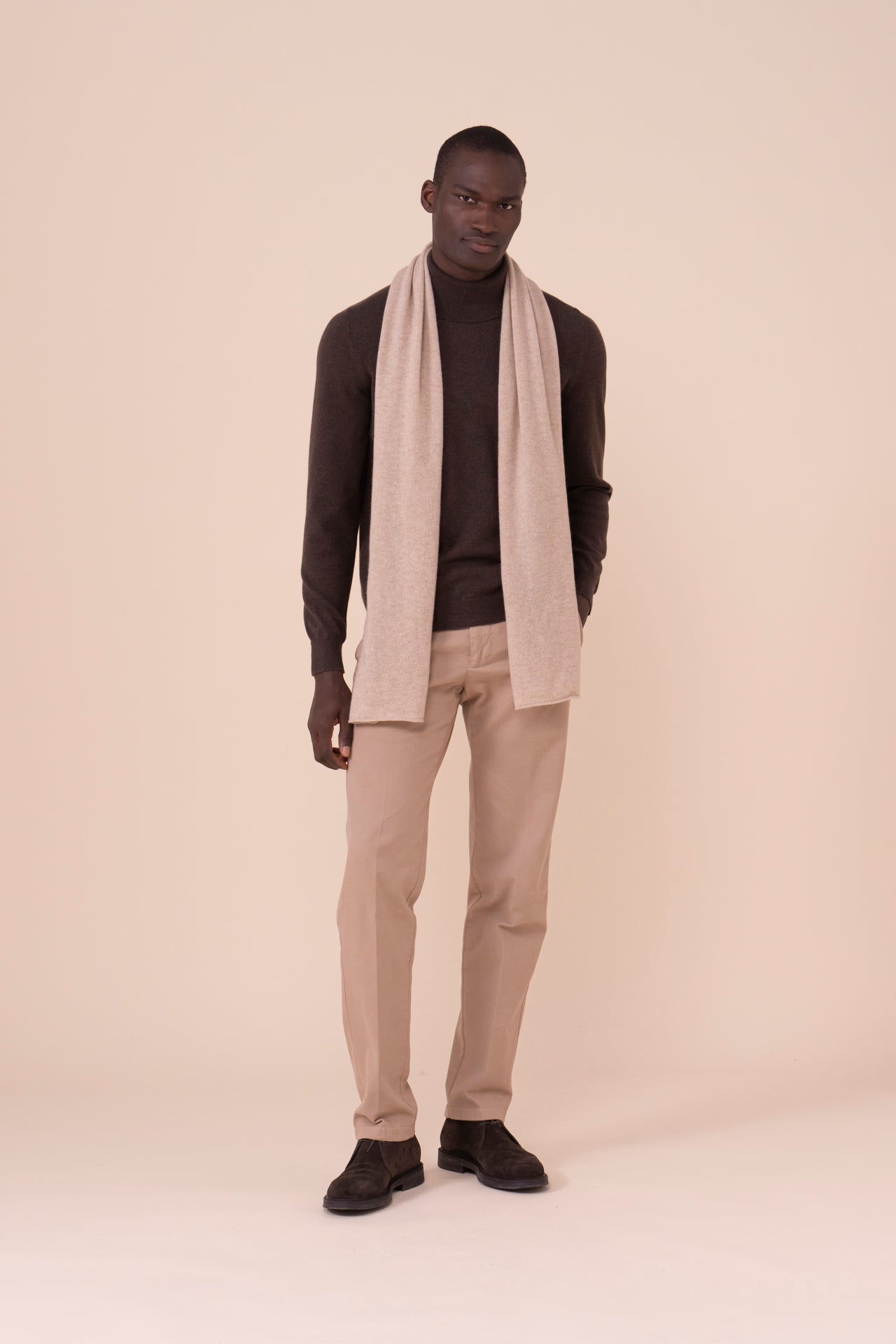 Close Cashmere Scarf - ALMOND