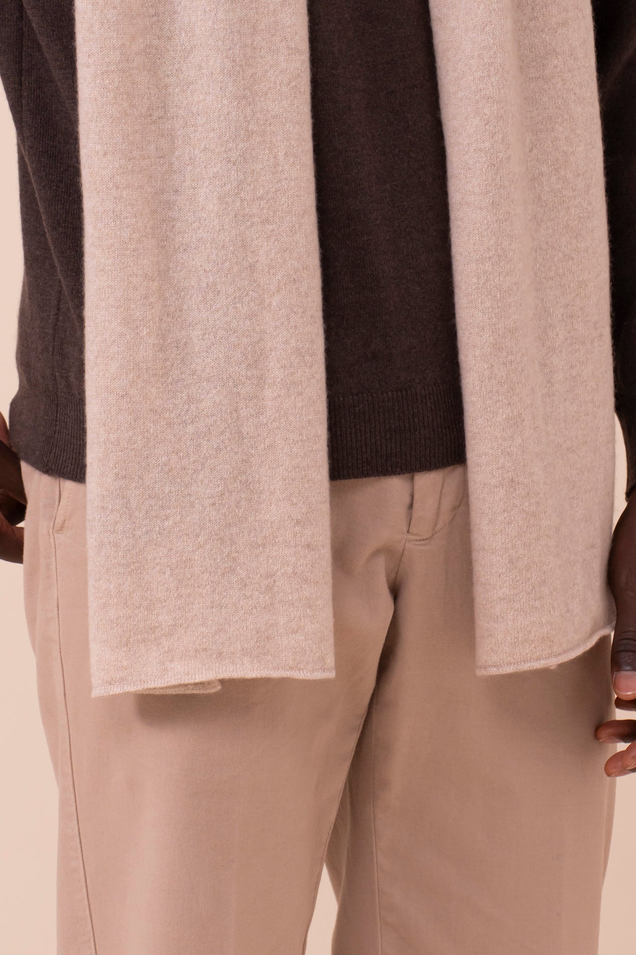 Close Cashmere Scarf - ALMOND