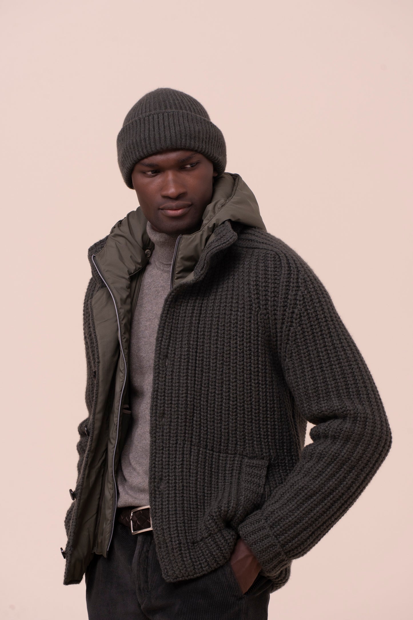 Norge Cashmere Beanie - DARKOLIVEGREEN