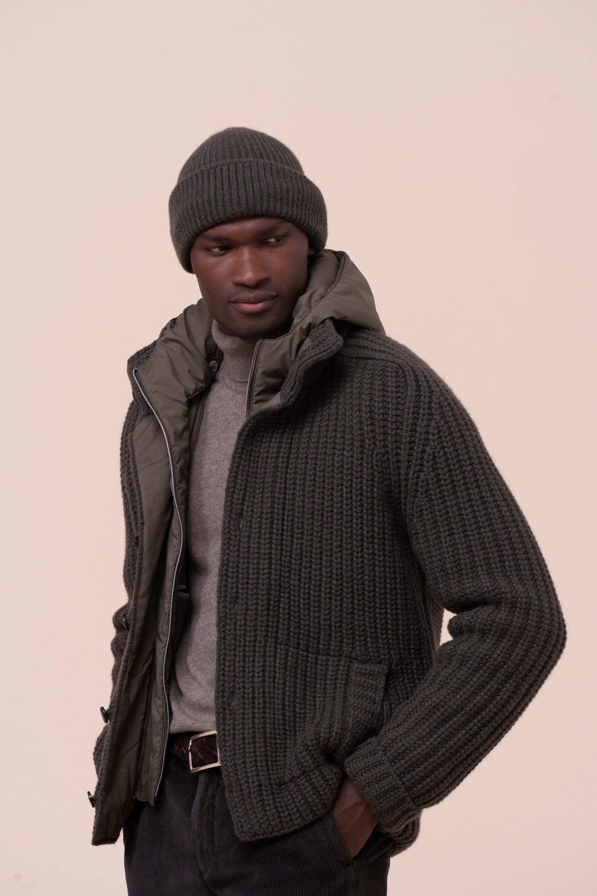 Norge Cashmere Beanie - DARKOLIVEGREEN