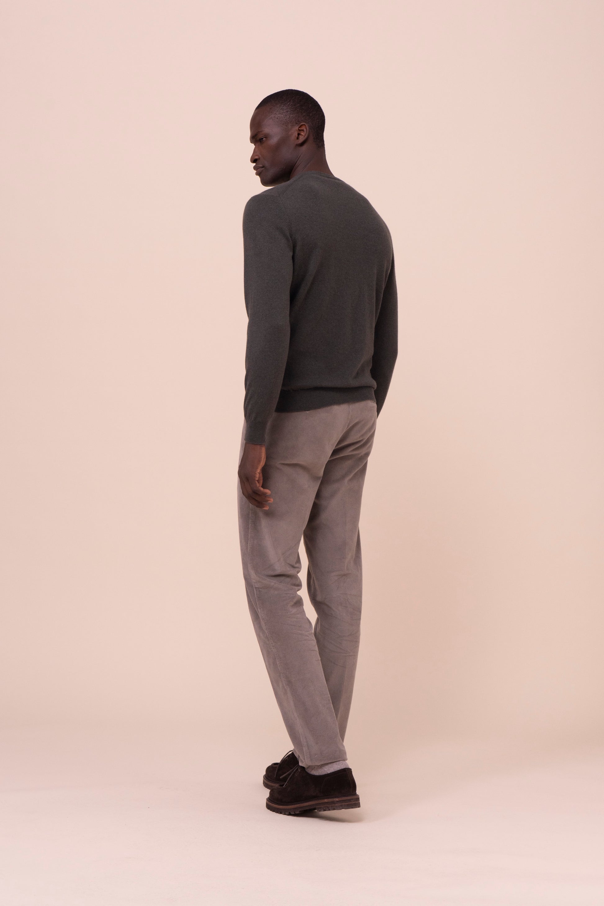 Pull slim v-neck in cashmere - DARKOLIVEGREEN