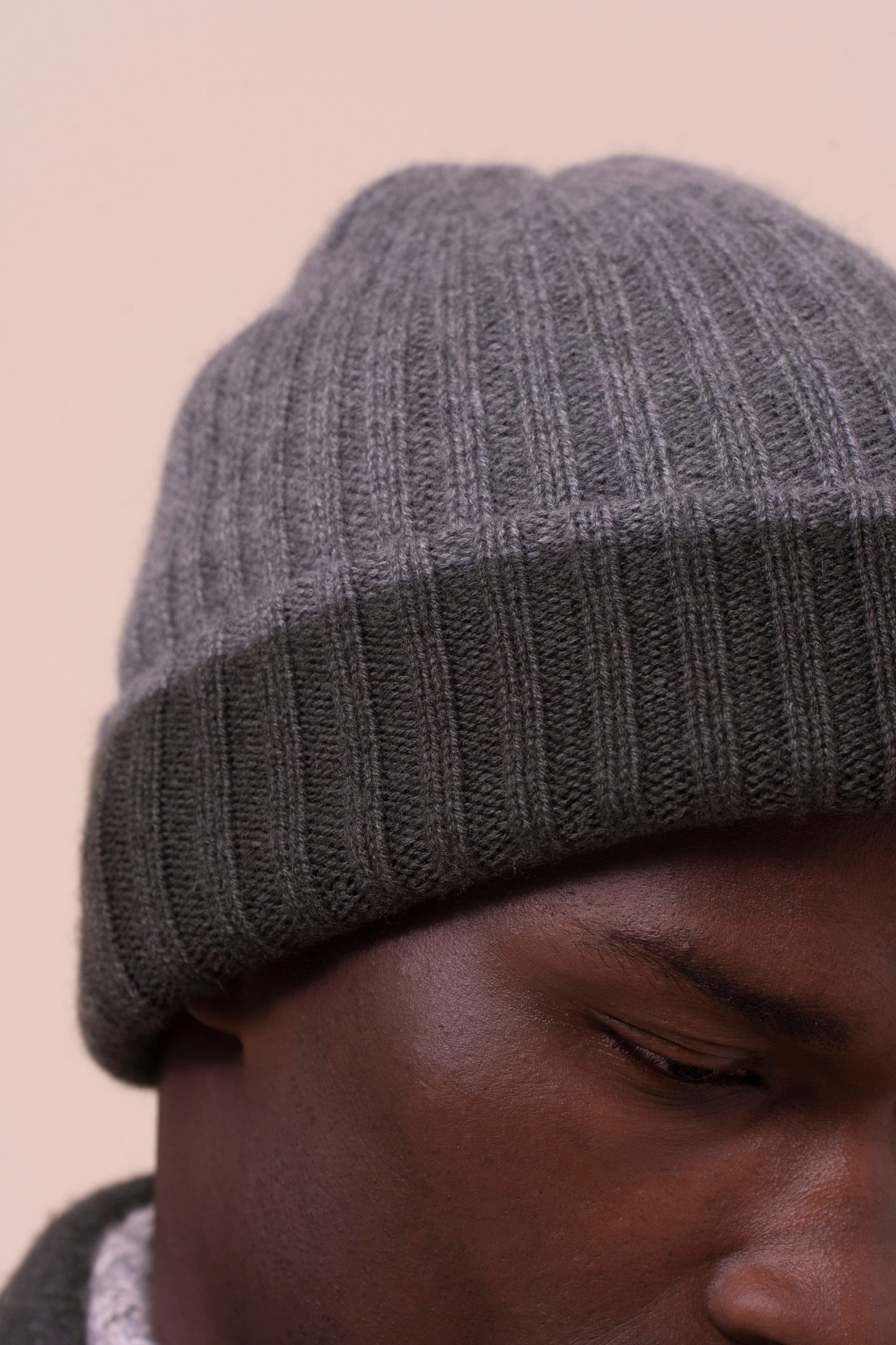 Double berretto in maglia di cashmere - Bicolore - BASALTGRAY