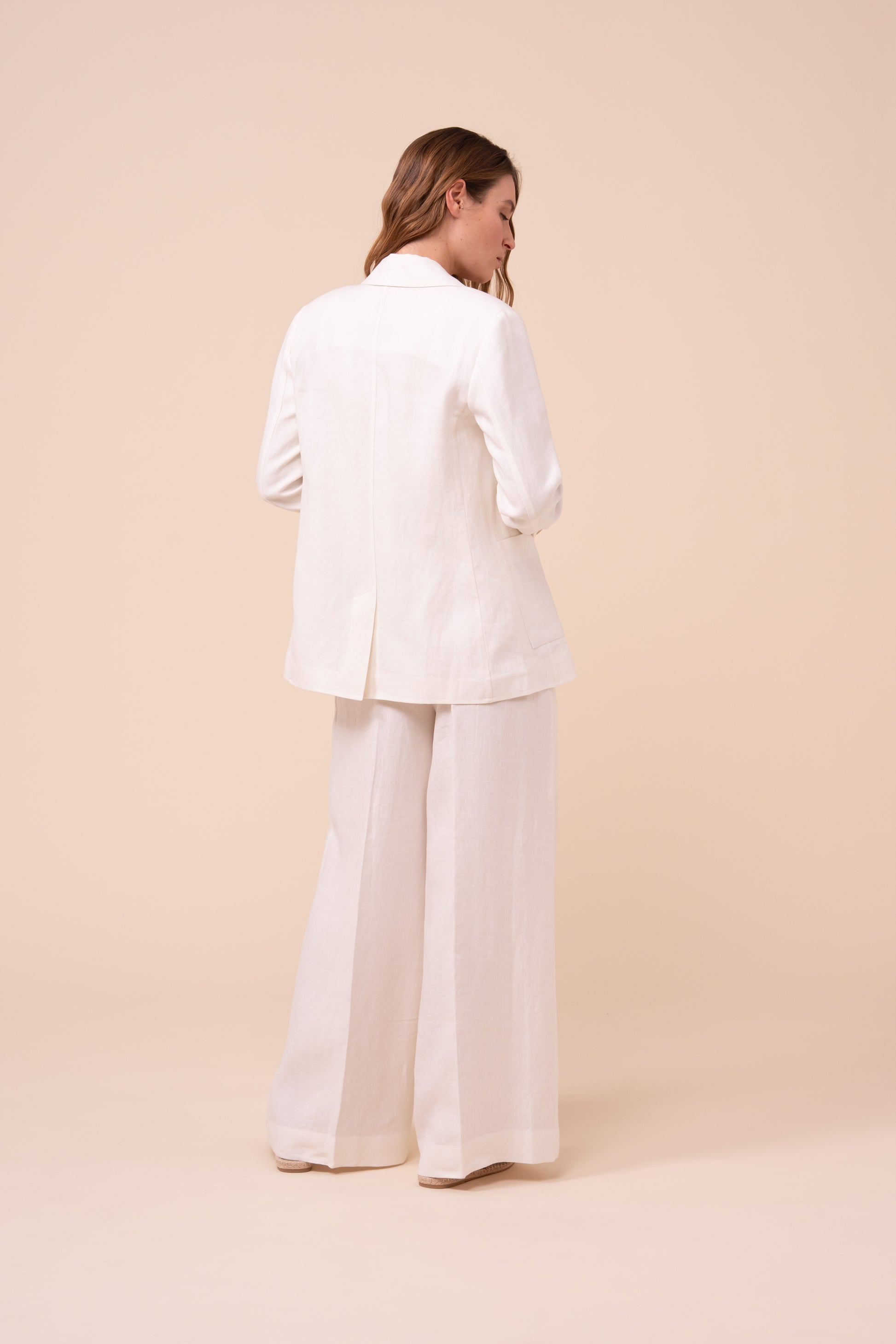 Look _ Manolo -