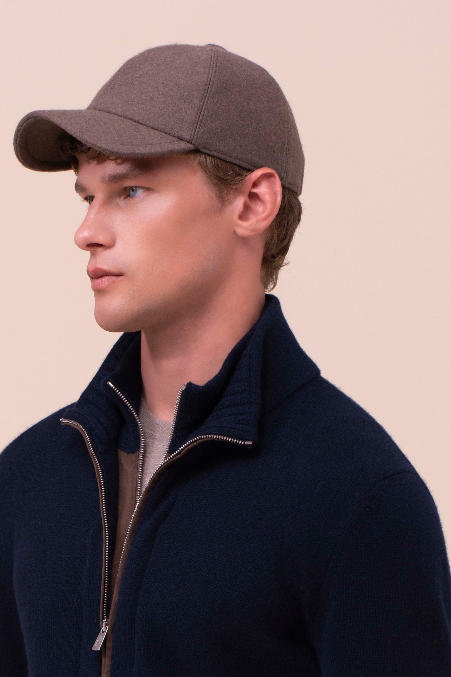 Land cappello da baseball in cashmere - CHOCOLATE