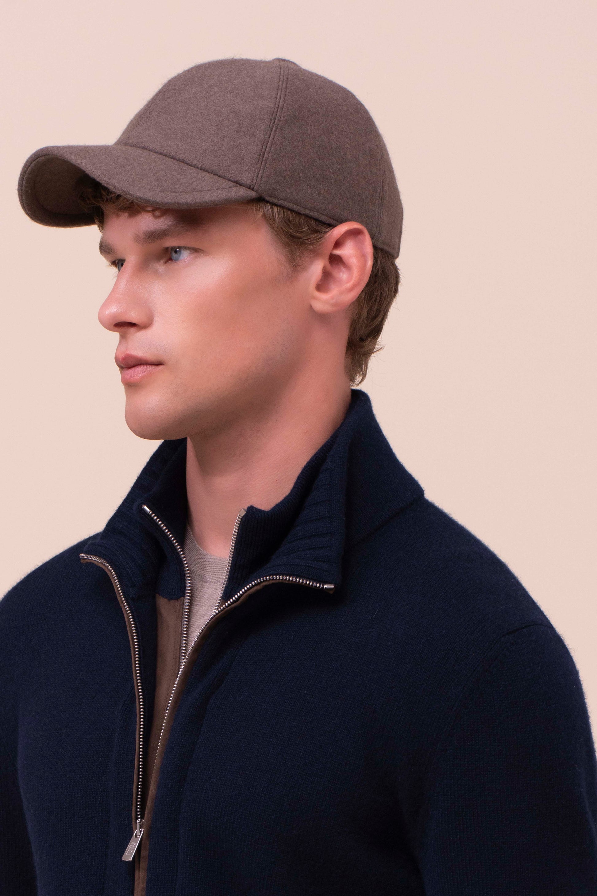 Land cappello da baseball in cashmere - CHOCOLATE