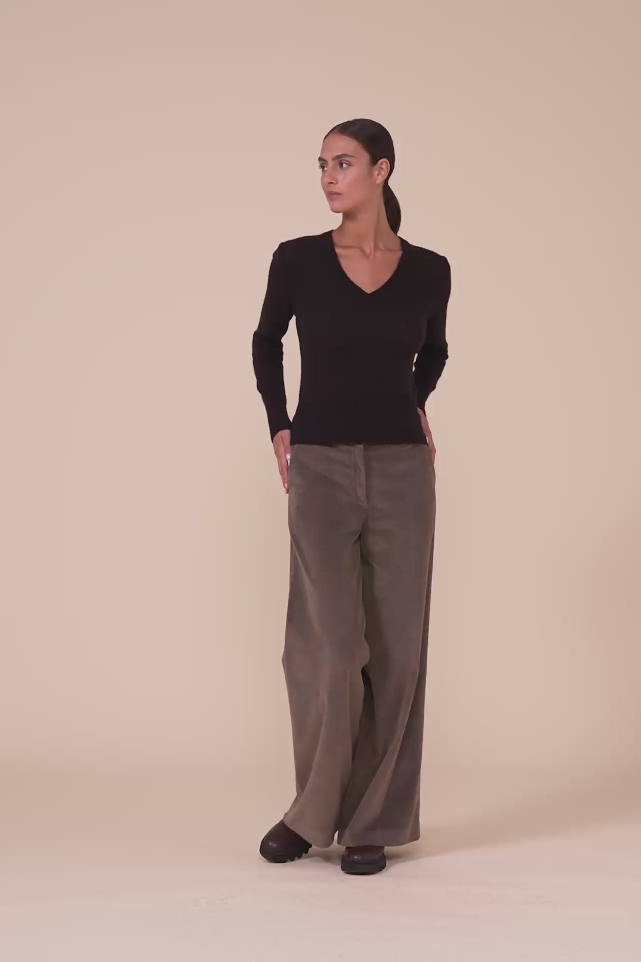 Ardesia Second Skin maglia scollo a V in cashmere - DARKCHOCOLATE