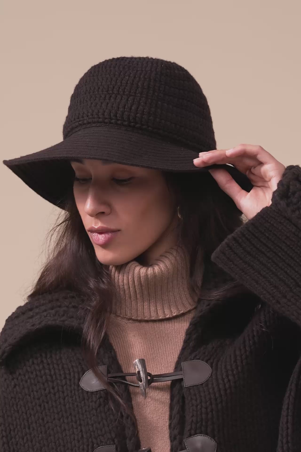 Luna Cashmere Knit Cloche Hat - DARKCHOCOLATE