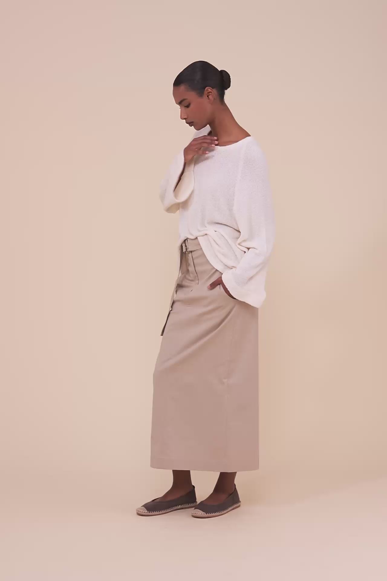 Saba Frill maglia girocollo in bouclé di seta  - LINEN