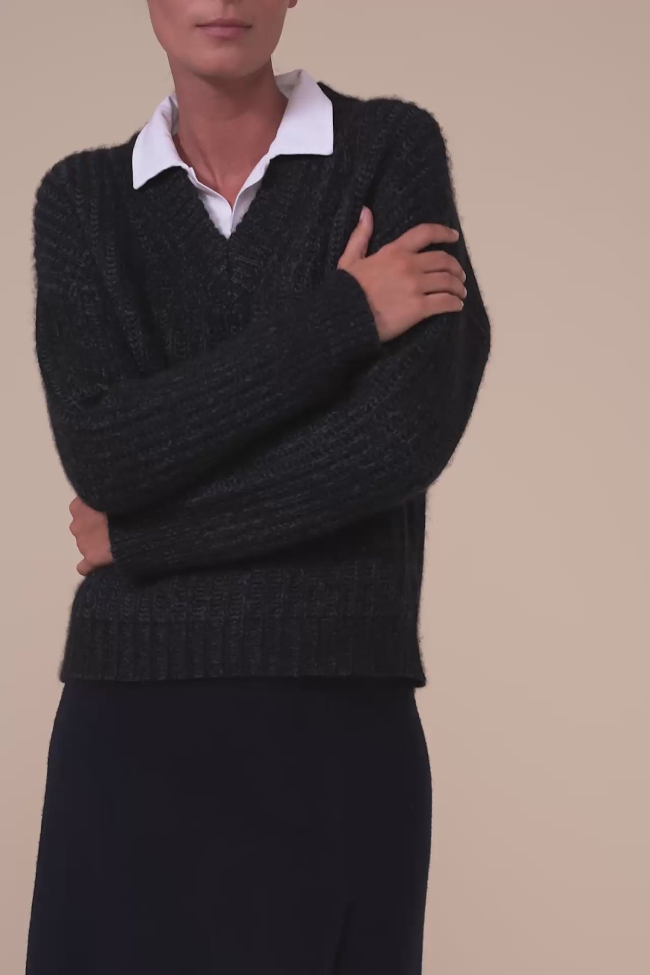 Diorite Plume Chine maglia con scollo a V in cashmere e seta - STORM