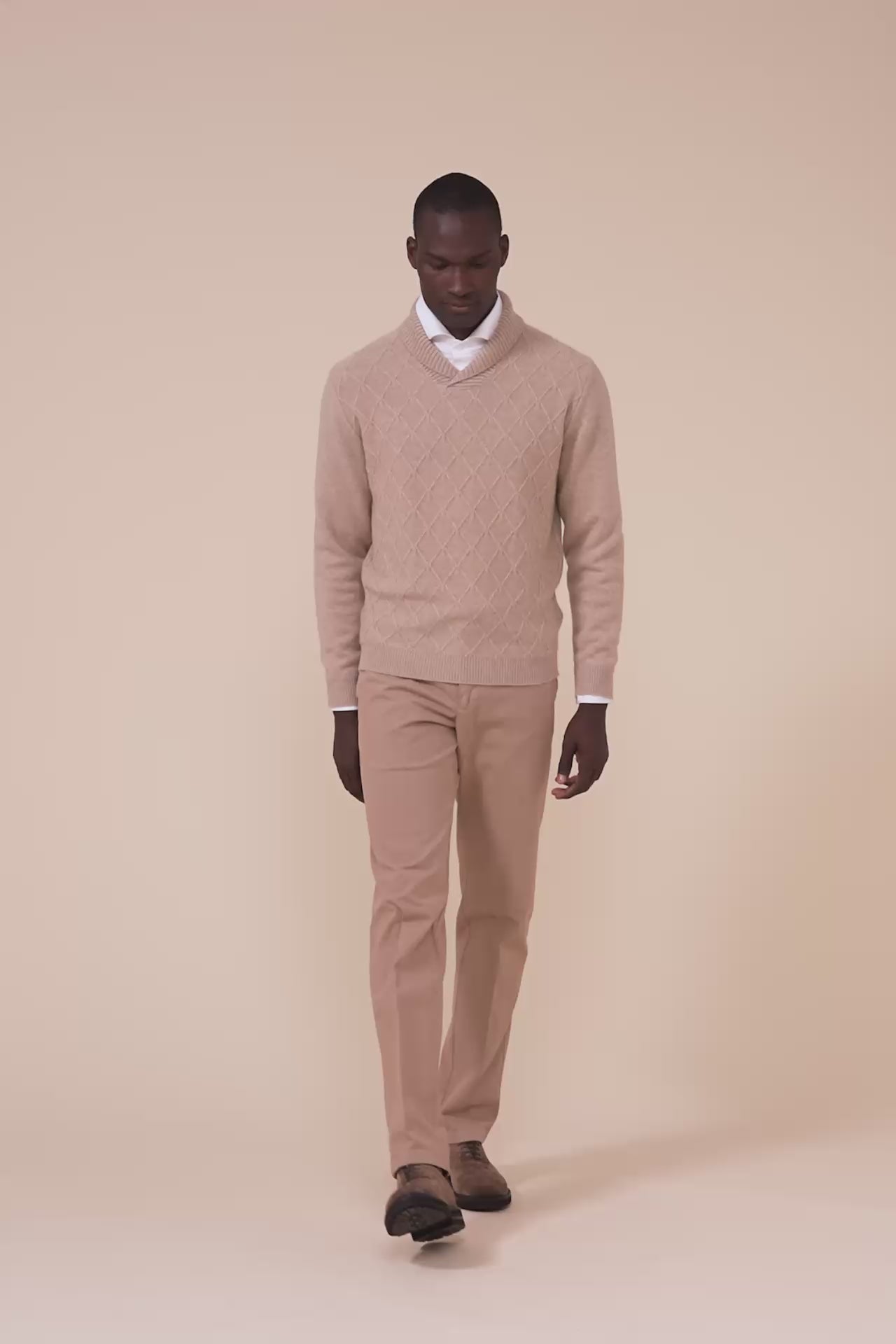 Cross maglia in cashmere con collo a scialle - ALMOND