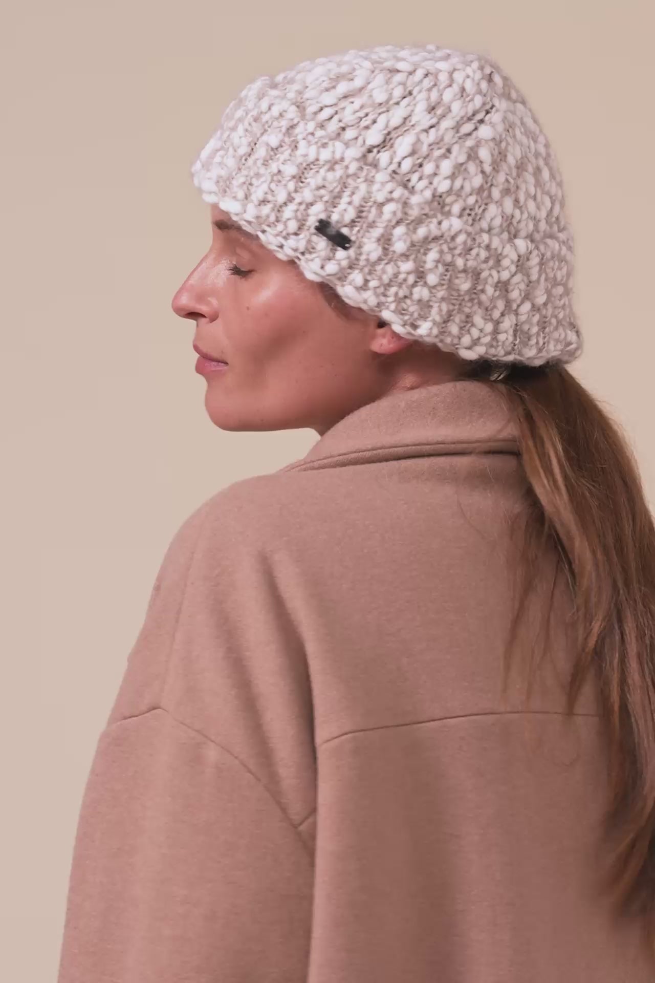 Botticino Bubbly cappello in lana e mohair-seta - DESERT