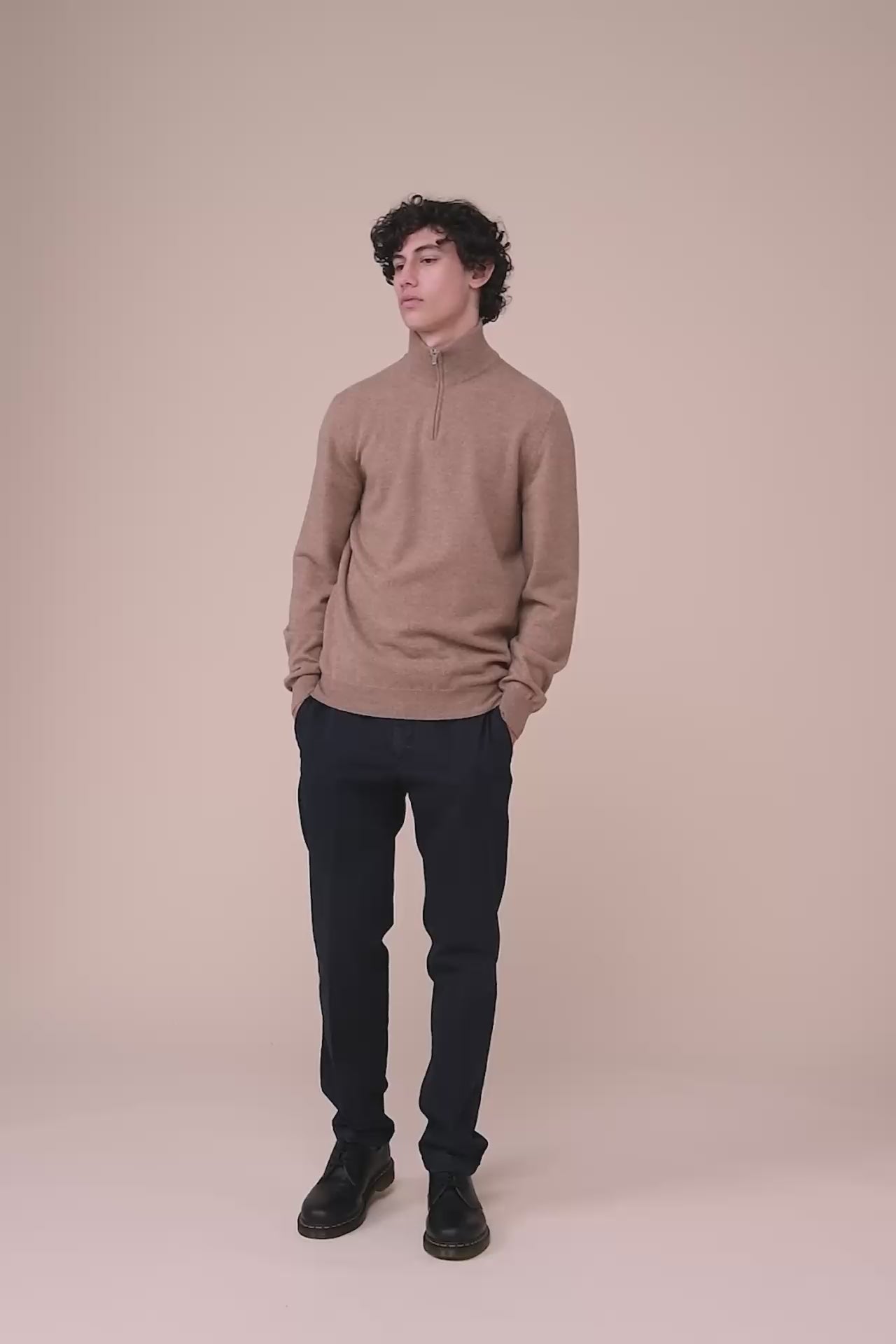 Favonio Slim Cashmere Long Sleeve Sweater in iconic colors - CORDA