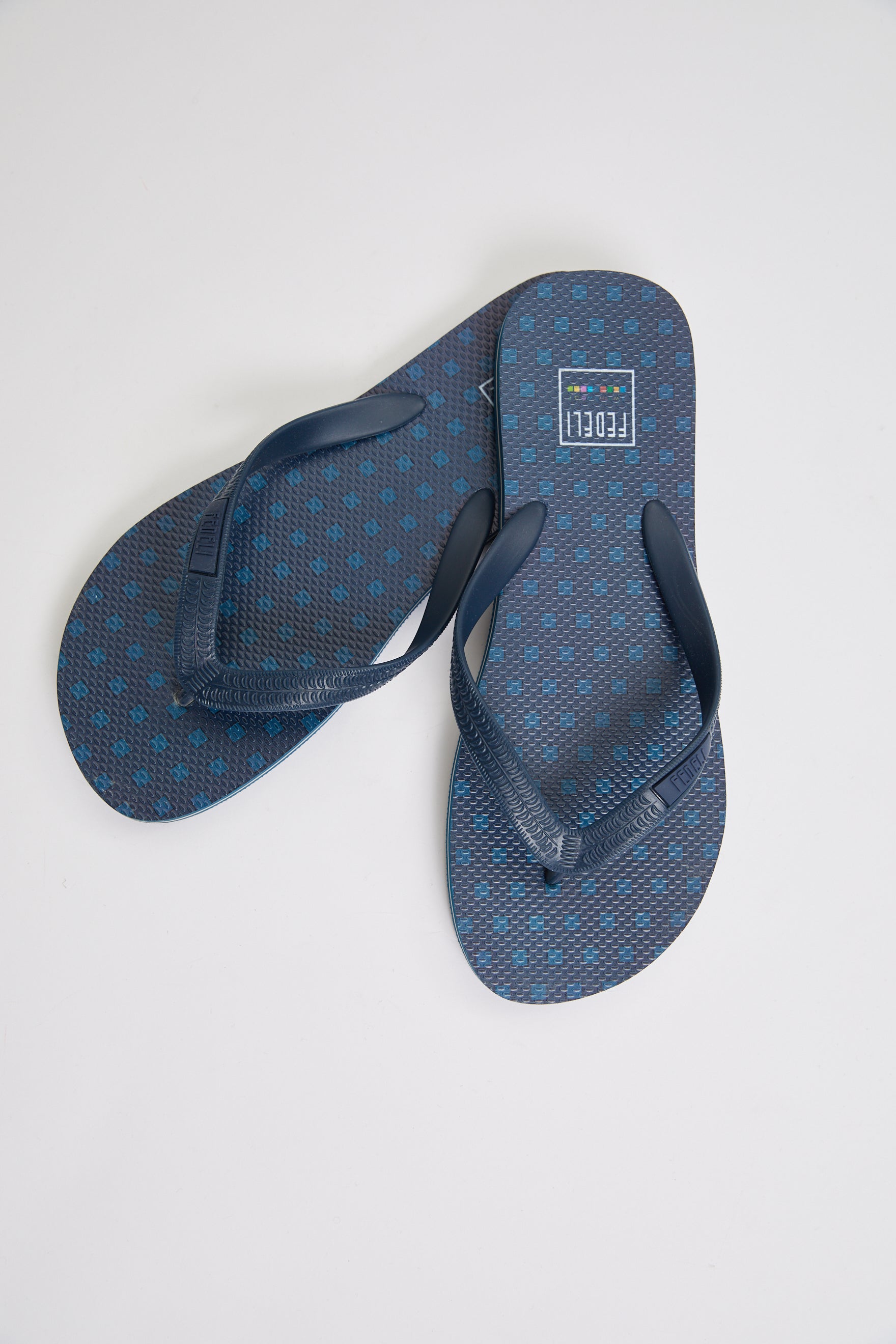Flipper the Fedeli Flip Flop